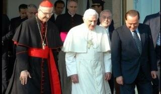Bertone - Papa Benedetto XVI - Berlusconi